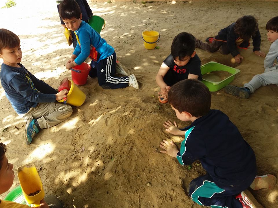 Colegio Albariza - Jugar en la arena